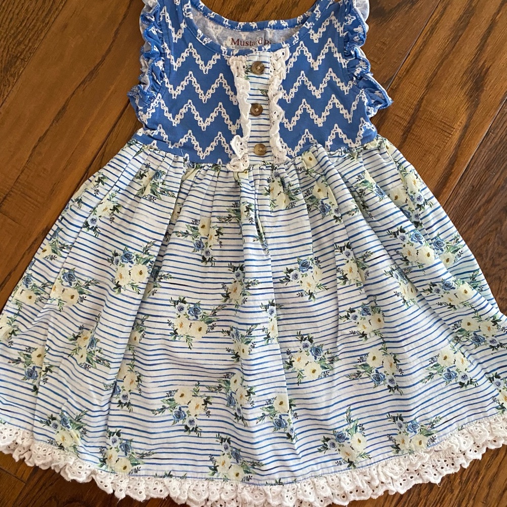 Dress - Picture 4 of 7